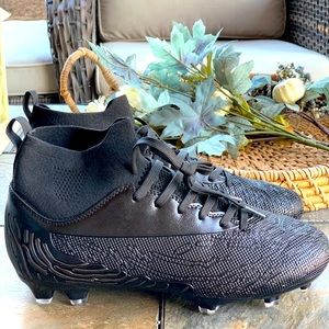 Unisex High Top Football / Soccer Cleats.